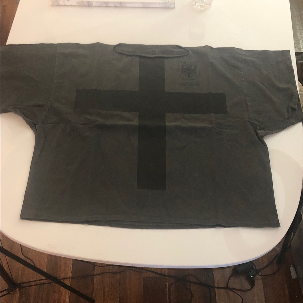 NWOT Kanye West Vulture Korean Exclusive Cross Tee Men Size 1 Small Gray Cotton